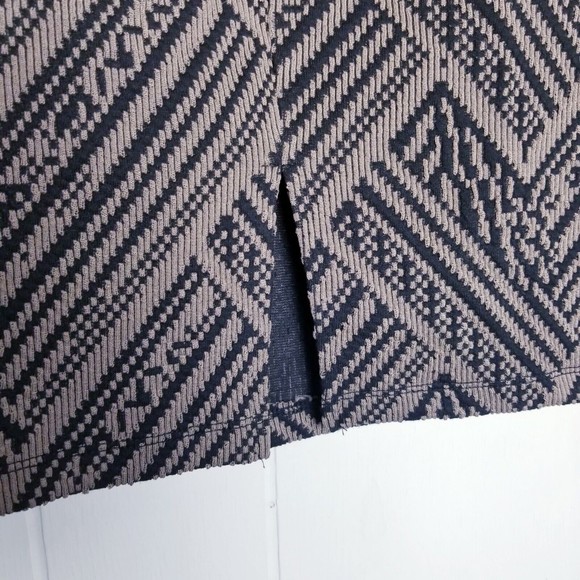 Olivia Blu Geometric Stretch Skirt Women Size Small Textured - Picture 7 of 12